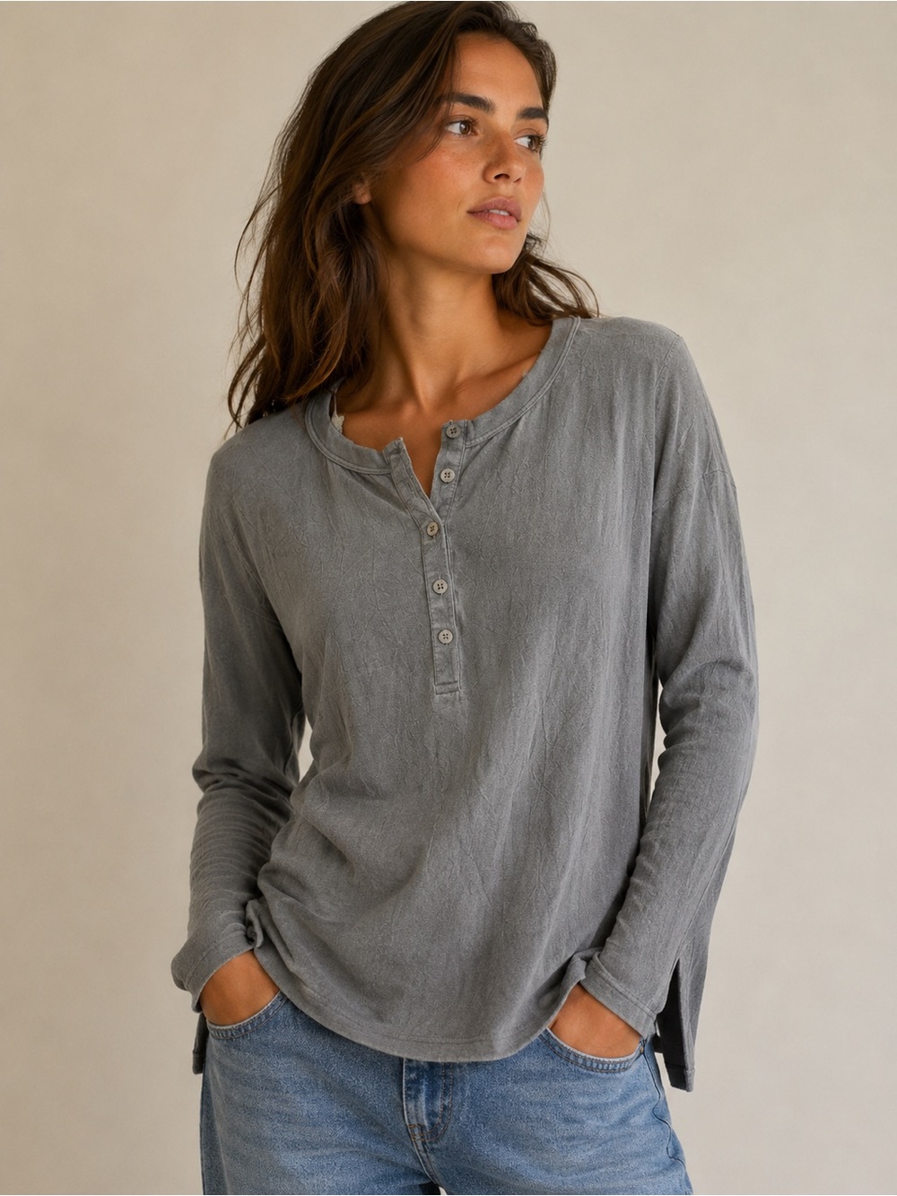 James Perse Women's Size 1 V Neck button, tunic, Top Blouse gray
Viscose